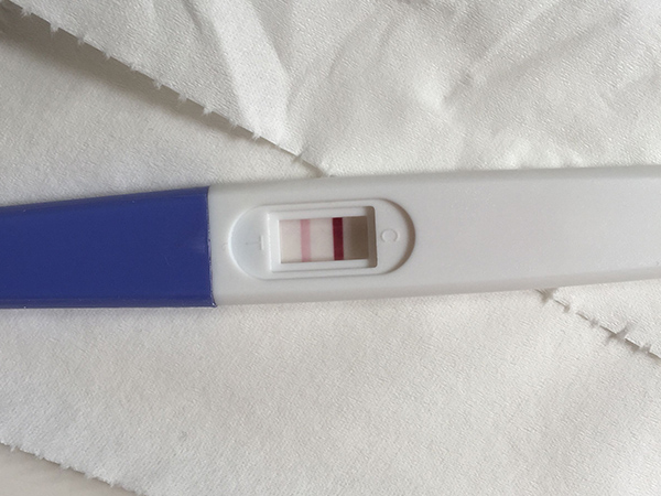 验孕棒一深一浅有没有可能是假阳性？有正确图解吗？