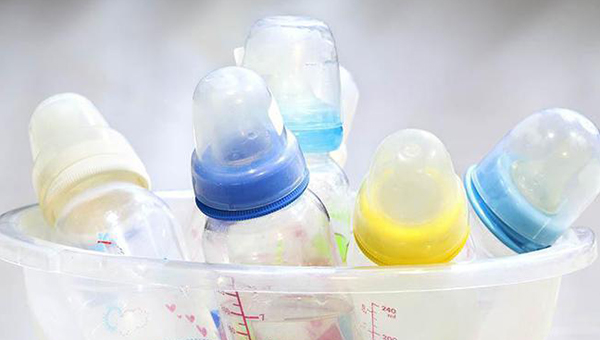 6个月以下宝宝的奶瓶每用一次就要用开水消一次毒吗？
